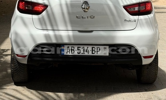 Acheter Occasion Voiture Renault Clio Blanc à Dakar, Dakar Acheter Occasion Voiture Renault Clio Blanc à Dakar, Dakar