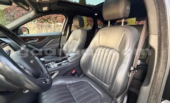Acheter Occasion Voiture Jaguar F-Pace Noir à Damniadio, Dakar Acheter Occasion Voiture Jaguar F-Pace Noir à Damniadio, Dakar