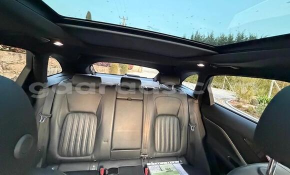 Acheter Occasion Voiture Jaguar F-Pace Noir à Damniadio, Dakar Acheter Occasion Voiture Jaguar F-Pace Noir à Damniadio, Dakar