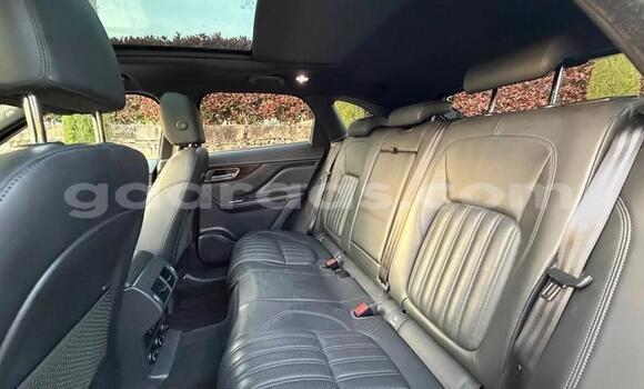 Acheter Occasion Voiture Jaguar F-Pace Noir à Damniadio, Dakar Acheter Occasion Voiture Jaguar F-Pace Noir à Damniadio, Dakar