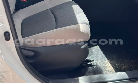 Acheter Occasion Voiture Toyota RAV4 Blanc à Dakar, Dakar Acheter Occasion Voiture Toyota RAV4 Blanc à Dakar, Dakar