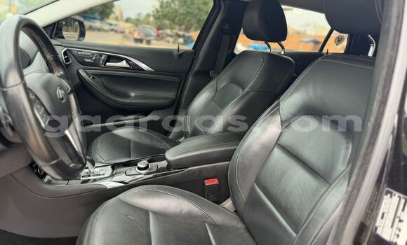 Dieundeu Occasion Infiniti QX30 Black Auto in Dakar in Dakar Dieundeu Occasion Infiniti QX30 Black Auto in Dakar in Dakar