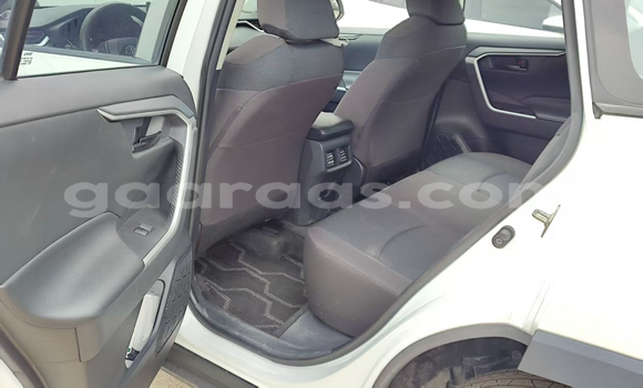 Acheter Occasion Voiture Toyota Rav 4 Blanc à Dakar, Dakar Acheter Occasion Voiture Toyota Rav 4 Blanc à Dakar, Dakar