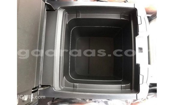 Acheter Import Utilitaire Toyota Land Cruiser Noir à Import - Dubai, Dakar Acheter Import Utilitaire Toyota Land Cruiser Noir à Import - Dubai, Dakar