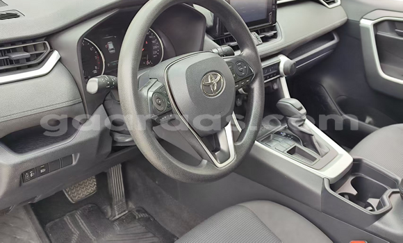 Acheter Occasion Voiture Toyota Rav 4 Blanc à Dakar, Dakar Acheter Occasion Voiture Toyota Rav 4 Blanc à Dakar, Dakar