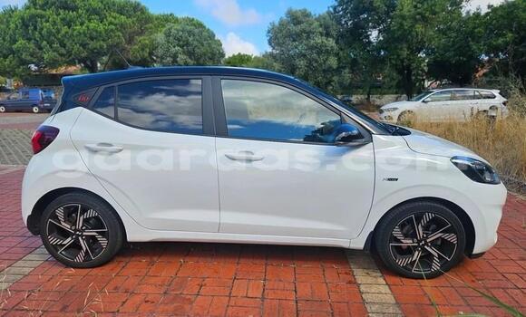 Acheter Occasion Voiture Hyundai i10 Blanc à Dabo, Kolda Acheter Occasion Voiture Hyundai i10 Blanc à Dabo, Kolda