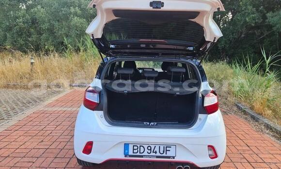 Acheter Occasion Voiture Hyundai i10 Blanc à Dabo, Kolda Acheter Occasion Voiture Hyundai i10 Blanc à Dabo, Kolda