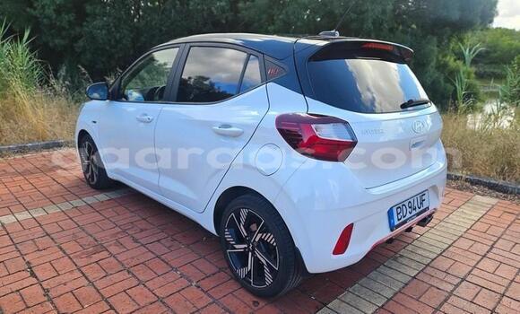 Acheter Occasion Voiture Hyundai i10 Blanc à Dabo, Kolda Acheter Occasion Voiture Hyundai i10 Blanc à Dabo, Kolda