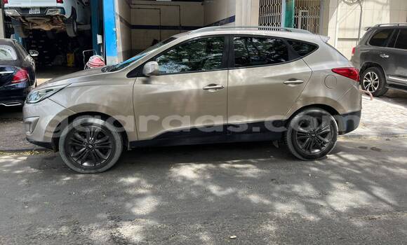 Buy Used Hyundai Tucson Beige Car in Dakar in Dakar Buy Used Hyundai Tucson Beige Car in Dakar in Dakar