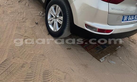 Acheter Occasion Voiture Kia Sportage Blanc à Dakar, Dakar Acheter Occasion Voiture Kia Sportage Blanc à Dakar, Dakar
