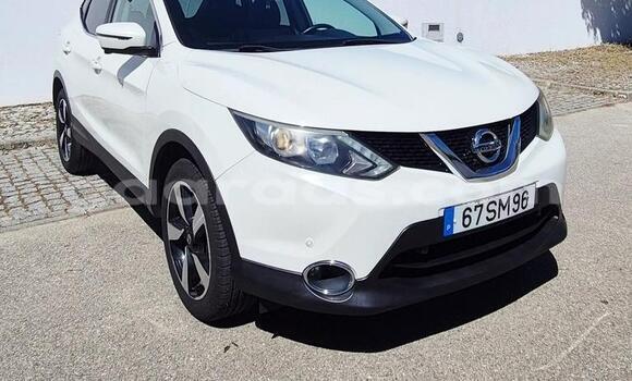 Acheter Occasion Voiture Nissan Qashqai Blanc à Behind berlin, Bagmati Acheter Occasion Voiture Nissan Qashqai Blanc à Behind berlin, Bagmati
