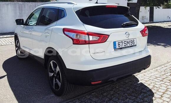 Acheter Occasion Voiture Nissan Qashqai Blanc à Behind berlin, Bagmati Acheter Occasion Voiture Nissan Qashqai Blanc à Behind berlin, Bagmati
