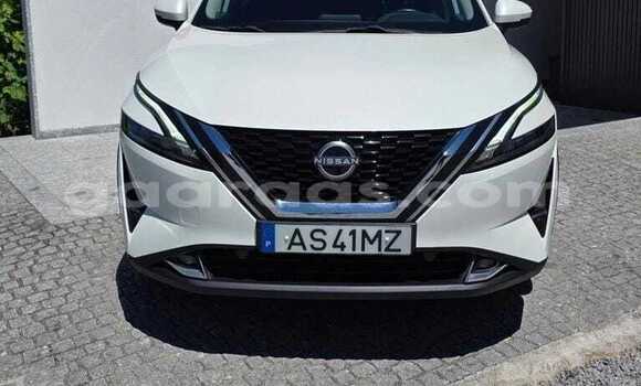 Buy Used Nissan Qashqai White Car in Dakar in Dakar Buy Used Nissan Qashqai White Car in Dakar in Dakar