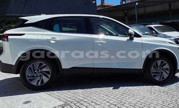 Buy Used Nissan Qashqai White Car in Dakar in Dakar Buy Used Nissan Qashqai White Car in Dakar in Dakar