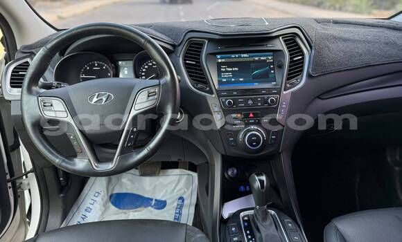Buy Used Hyundai Santa Fe Blanc Car in Dakar in Dakar Buy Used Hyundai Santa Fe Blanc Car in Dakar in Dakar