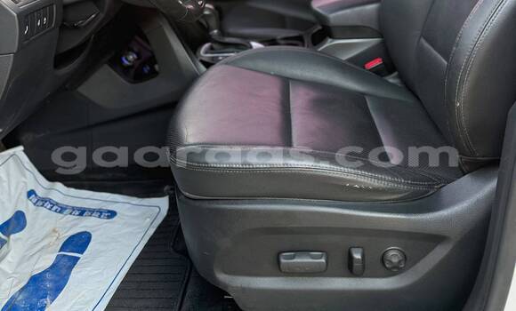 Buy Used Hyundai Santa Fe Blanc Car in Dakar in Dakar Buy Used Hyundai Santa Fe Blanc Car in Dakar in Dakar