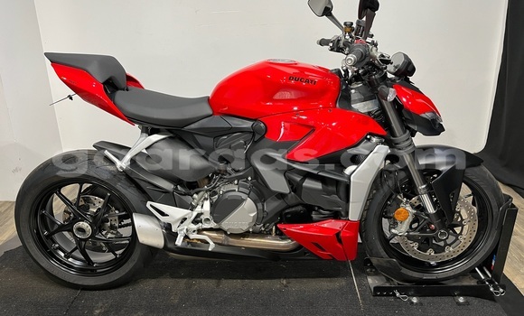 Acheter Import Moto Ducati Streetfighter Rouge à Thionck–Essyl, Ziguinchor Acheter Import Moto Ducati Streetfighter Rouge à Thionck–Essyl, Ziguinchor