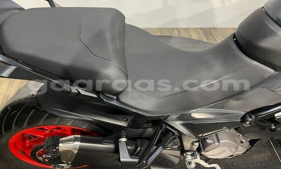 Acheter Import Moto Ducati Monster Gray à Bambey, Diourbel Acheter Import Moto Ducati Monster Gray à Bambey, Diourbel