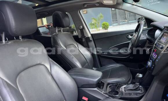 Buy Used Hyundai Santa Fe Blanc Car in Dakar in Dakar Buy Used Hyundai Santa Fe Blanc Car in Dakar in Dakar