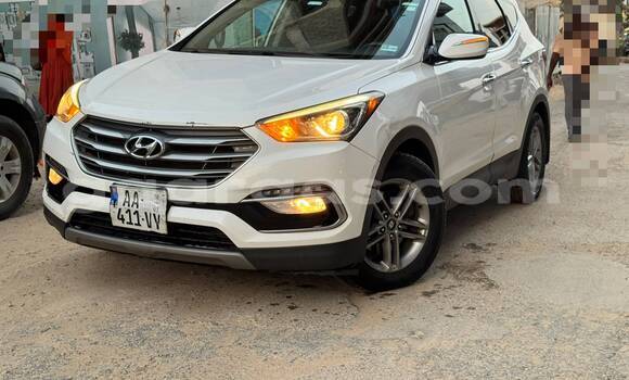Buy Used Hyundai Santa Fe Blanc Car in Dakar in Dakar Buy Used Hyundai Santa Fe Blanc Car in Dakar in Dakar