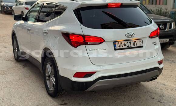 Buy Used Hyundai Santa Fe Blanc Car in Dakar in Dakar Buy Used Hyundai Santa Fe Blanc Car in Dakar in Dakar