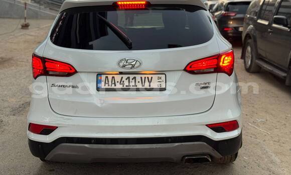 Buy Used Hyundai Santa Fe Blanc Car in Dakar in Dakar Buy Used Hyundai Santa Fe Blanc Car in Dakar in Dakar