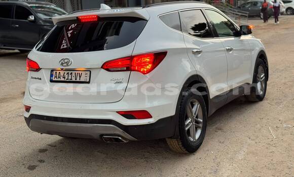Buy Used Hyundai Santa Fe Blanc Car in Dakar in Dakar Buy Used Hyundai Santa Fe Blanc Car in Dakar in Dakar