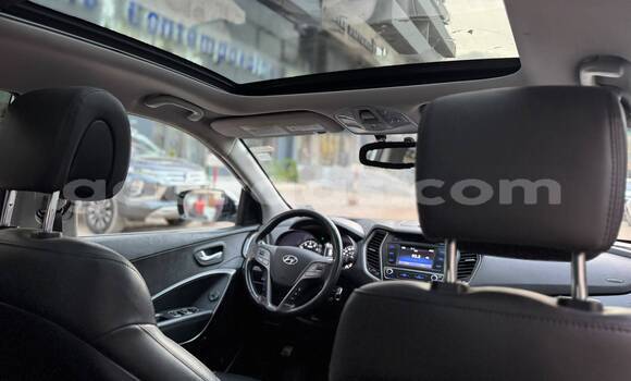 Buy Used Hyundai Santa Fe Blanc Car in Dakar in Dakar Buy Used Hyundai Santa Fe Blanc Car in Dakar in Dakar