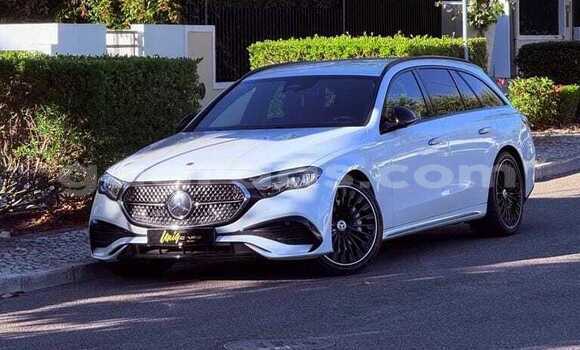 Acheter Occasion Voiture Mercedes‒Benz E–Class Blanc à Dahra, Louga Acheter Occasion Voiture Mercedes‒Benz E–Class Blanc à Dahra, Louga