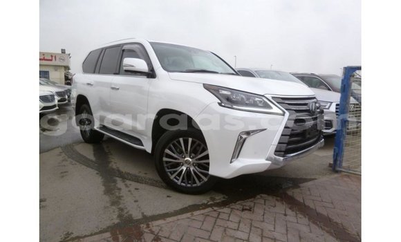 Acheter Import Voiture Lexus LX Blanc à Import - Dubai, Dakar Acheter Import Voiture Lexus LX Blanc à Import - Dubai, Dakar