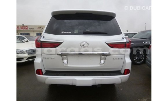 Acheter Import Voiture Lexus LX Blanc à Import - Dubai, Dakar Acheter Import Voiture Lexus LX Blanc à Import - Dubai, Dakar