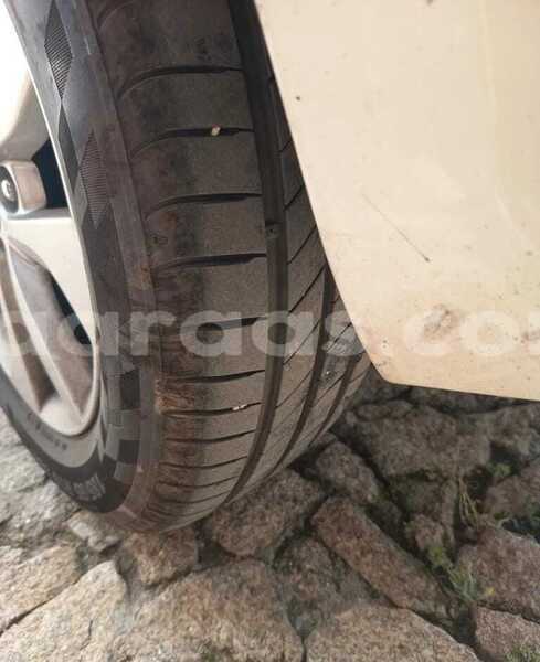Big with watermark kia rio bagmati behind berlin 34020