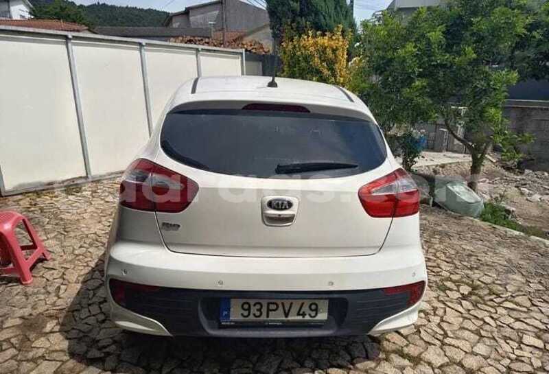 Big with watermark kia rio bagmati behind berlin 34020