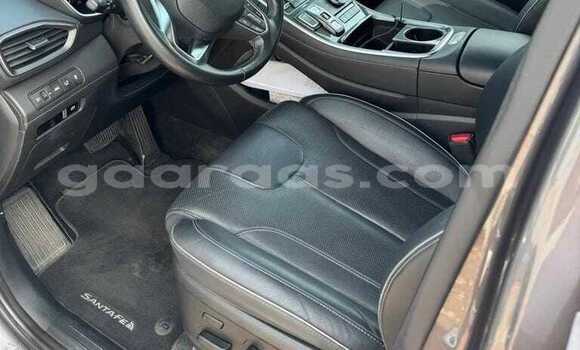 Acheter Occasion Voiture Hyundai Santa Fe Gris à Dabo, Kolda Acheter Occasion Voiture Hyundai Santa Fe Gris à Dabo, Kolda