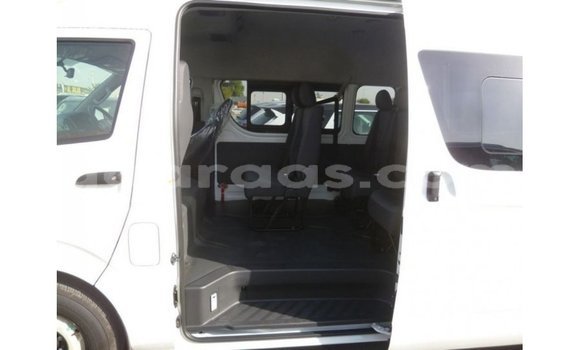 Acheter Import Voiture Toyota Hiace Blanc à Import - Dubai, Dakar Acheter Import Voiture Toyota Hiace Blanc à Import - Dubai, Dakar