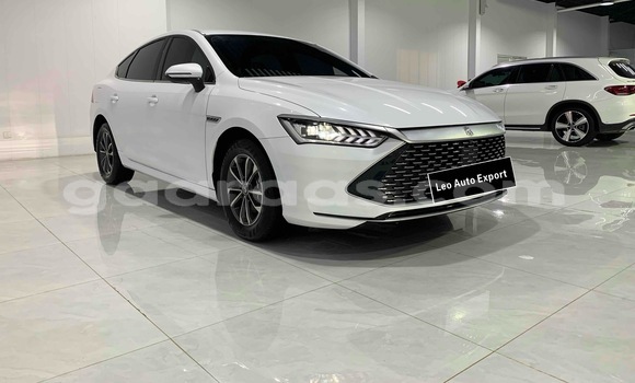 Buy Used BYD Qin l White Car in Dakar in Dakar Buy Used BYD Qin l White Car in Dakar in Dakar