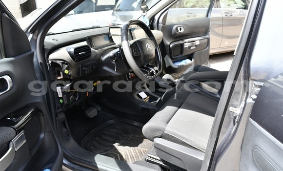 Buy Used Citroen C4 cactus Silver Car in Dakar in Dakar