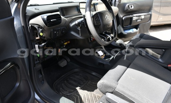 Buy Used Citroen C4 Cactus Silver Car in Dakar in Dakar Buy Used Citroen C4 Cactus Silver Car in Dakar in Dakar