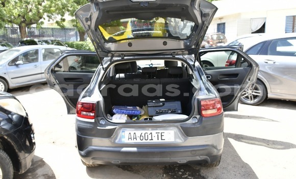 Buy Used Citroen C4 Cactus Silver Car in Dakar in Dakar Buy Used Citroen C4 Cactus Silver Car in Dakar in Dakar