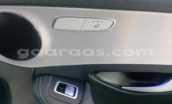 Acheter Occasion Voiture Mercedes‒Benz C–Class Noir à Dakar, Dakar Acheter Occasion Voiture Mercedes‒Benz C–Class Noir à Dakar, Dakar