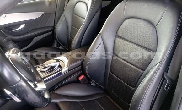 Acheter Occasion Voiture Mercedes‒Benz C–Class Noir à Dakar, Dakar Acheter Occasion Voiture Mercedes‒Benz C–Class Noir à Dakar, Dakar