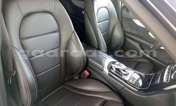 Acheter Occasion Voiture Mercedes‒Benz C–Class Noir à Dakar, Dakar Acheter Occasion Voiture Mercedes‒Benz C–Class Noir à Dakar, Dakar
