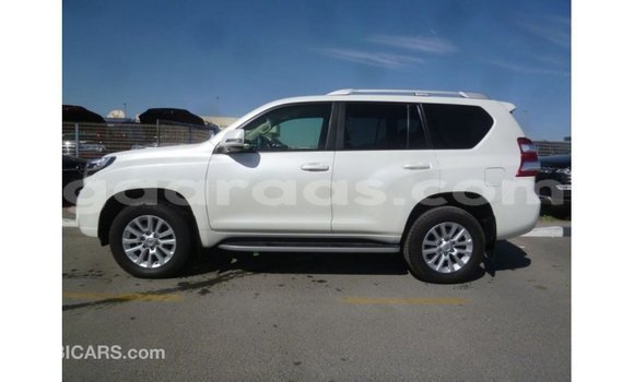 Acheter Import Voiture Toyota Prado Blanc à Import - Dubai, Dakar Acheter Import Voiture Toyota Prado Blanc à Import - Dubai, Dakar