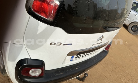 Acheter Occasion Voiture Citroen C3 Picasso Blanc à Dakar, Dakar Acheter Occasion Voiture Citroen C3 Picasso Blanc à Dakar, Dakar