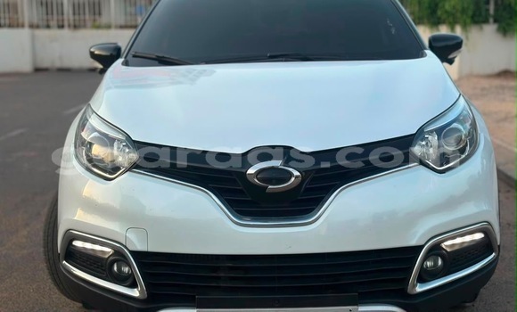 Buy Used Renault Captur Blanc Car in Dakar in Dakar Buy Used Renault Captur Blanc Car in Dakar in Dakar