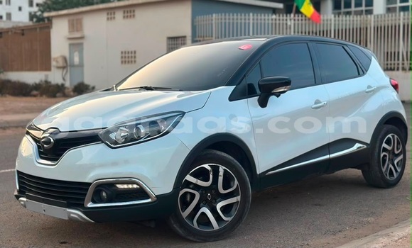 Buy Used Renault Captur Blanc Car in Dakar in Dakar Buy Used Renault Captur Blanc Car in Dakar in Dakar