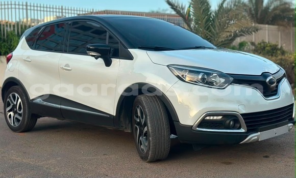 Buy Used Renault Captur Blanc Car in Dakar in Dakar Buy Used Renault Captur Blanc Car in Dakar in Dakar