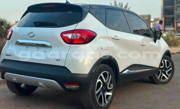 Buy Used Renault Captur Blanc Car in Dakar in Dakar Buy Used Renault Captur Blanc Car in Dakar in Dakar