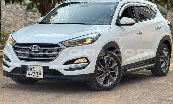 Buy Used Hyundai Tucson Blanc Car in Dakar in Dakar Buy Used Hyundai Tucson Blanc Car in Dakar in Dakar