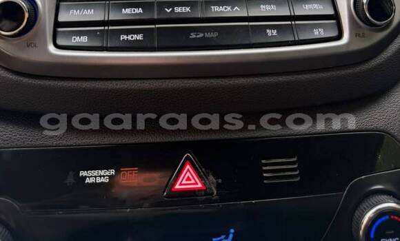 Buy Used Hyundai Tucson Blanc Car in Dakar in Dakar Buy Used Hyundai Tucson Blanc Car in Dakar in Dakar